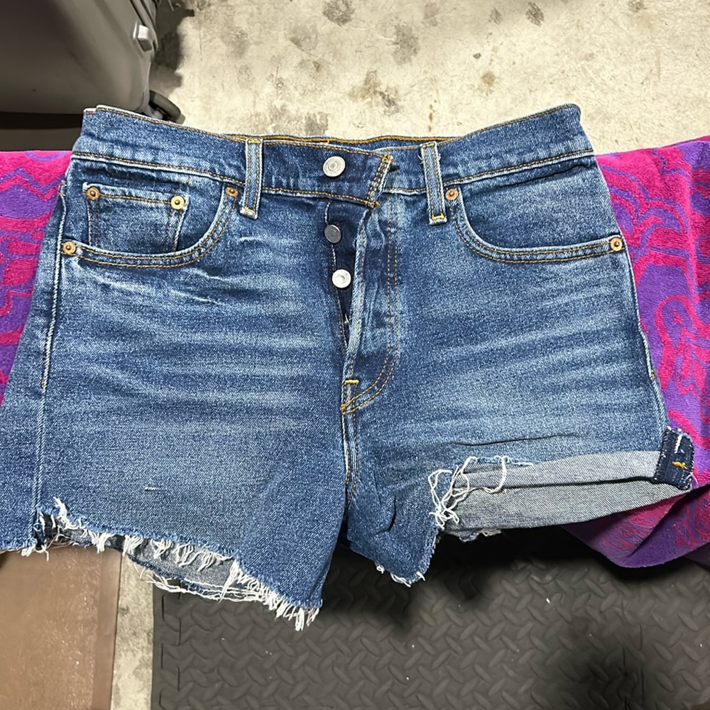 High waisted levi’s shorts